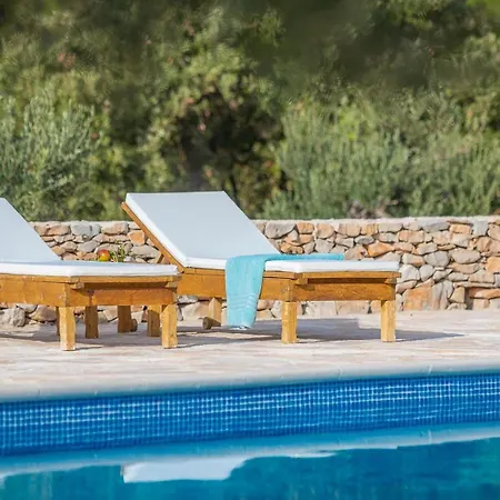 Rustic Mario With A Pool * Povlja (Brac)