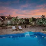 Rustic Mario With A Pool * Povlja (Brac)