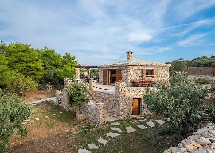 Rustic Mario With A Pool Villa *
