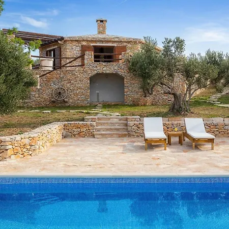 Rustic Mario With A Pool *